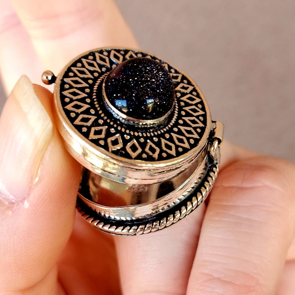 New Blue Sandstone Sunstone 925 Silver Poison Ring. - Picture 2 of 12